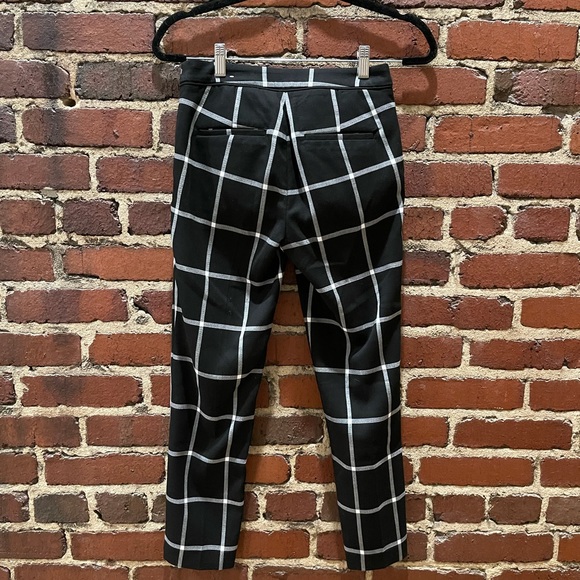 H&M Black and White Plaid Capris Size 2 - Picture 6 of 7